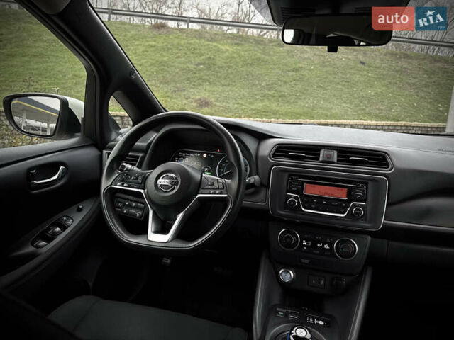 Белый Ниссан Лиф, объемом двигателя 0 л и пробегом 115 тыс. км за 11700 $, фото 36 на Automoto.ua