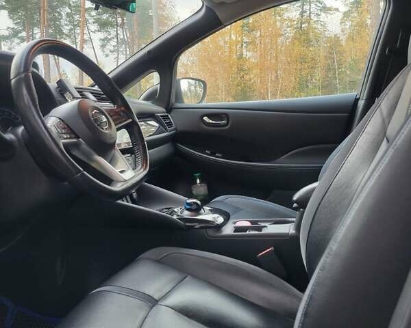 Белый Ниссан Лиф, объемом двигателя 0 л и пробегом 98 тыс. км за 17300 $, фото 1 на Automoto.ua