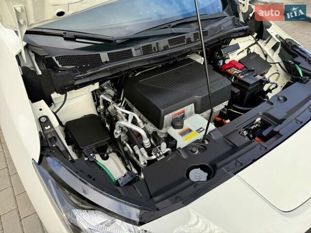 Белый Ниссан Лиф, объемом двигателя 0 л и пробегом 98 тыс. км за 15950 $, фото 101 на Automoto.ua