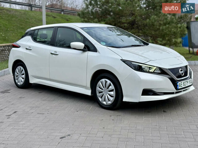 Белый Ниссан Лиф, объемом двигателя 0 л и пробегом 115 тыс. км за 11700 $, фото 7 на Automoto.ua