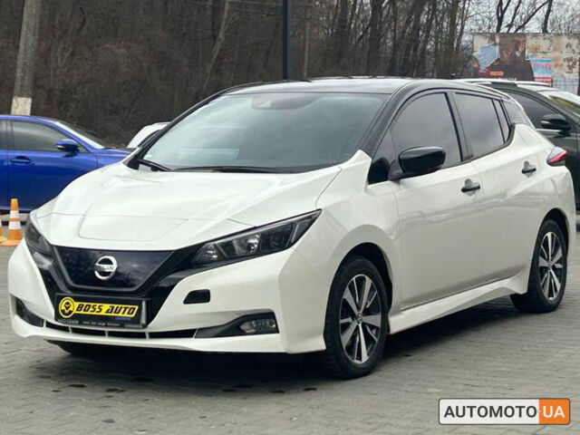 Белый Ниссан Лиф, объемом двигателя 40 л и пробегом 38 тыс. км за 16300 $, фото 2 на Automoto.ua