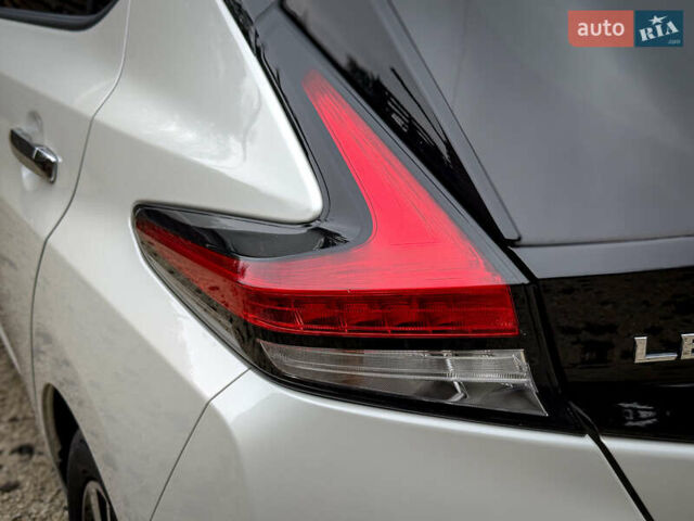 Білий Ніссан Ліф, об'ємом двигуна 0 л та пробігом 18 тис. км за 14500 $, фото 47 на Automoto.ua