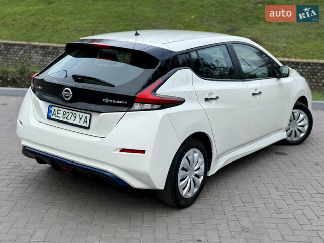 Белый Ниссан Лиф, объемом двигателя 0 л и пробегом 115 тыс. км за 11700 $, фото 3 на Automoto.ua