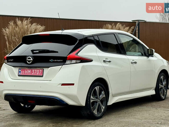 Белый Ниссан Лиф, объемом двигателя 0 л и пробегом 44 тыс. км за 14950 $, фото 7 на Automoto.ua