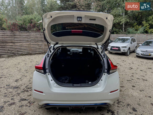 Білий Ніссан Ліф, об'ємом двигуна 0 л та пробігом 18 тис. км за 14500 $, фото 92 на Automoto.ua