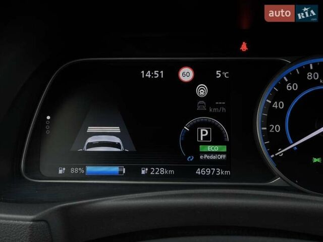 Білий Ніссан Ліф, об'ємом двигуна 0 л та пробігом 46 тис. км за 13800 $, фото 3 на Automoto.ua