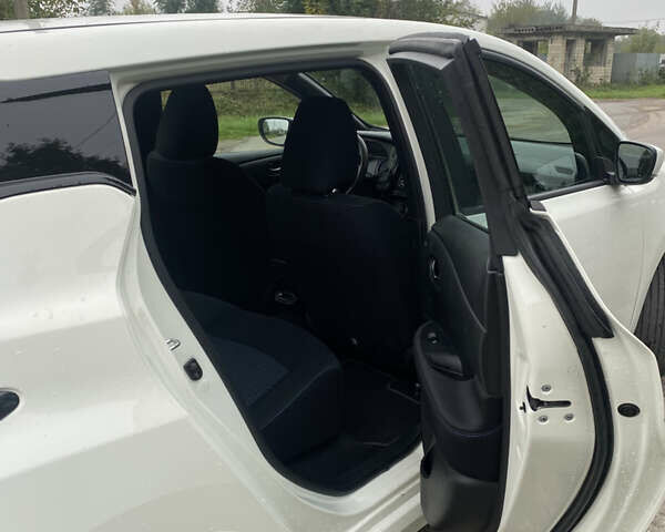 Белый Ниссан Лиф, объемом двигателя 0 л и пробегом 41 тыс. км за 13100 $, фото 9 на Automoto.ua