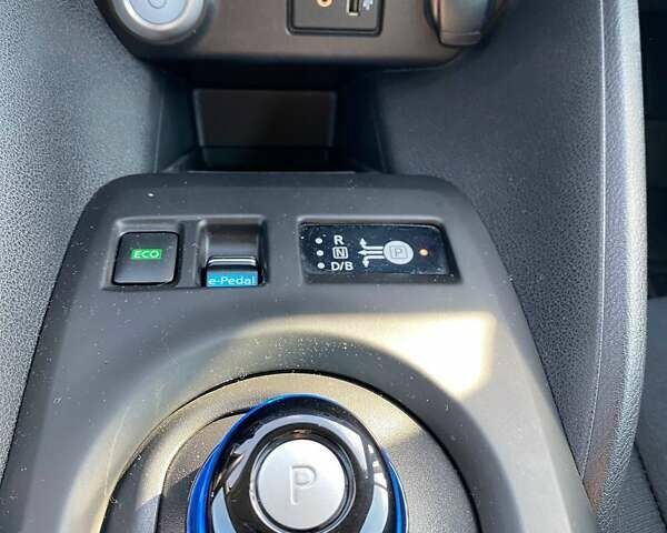 Белый Ниссан Лиф, объемом двигателя 0 л и пробегом 20 тыс. км за 19500 $, фото 11 на Automoto.ua