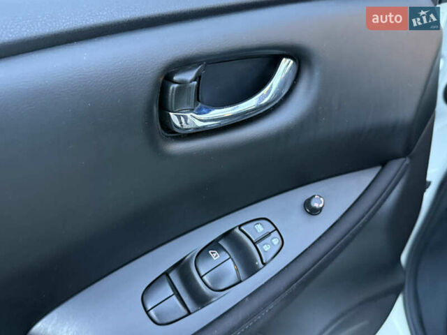 Белый Ниссан Лиф, объемом двигателя 0 л и пробегом 43 тыс. км за 12500 $, фото 41 на Automoto.ua