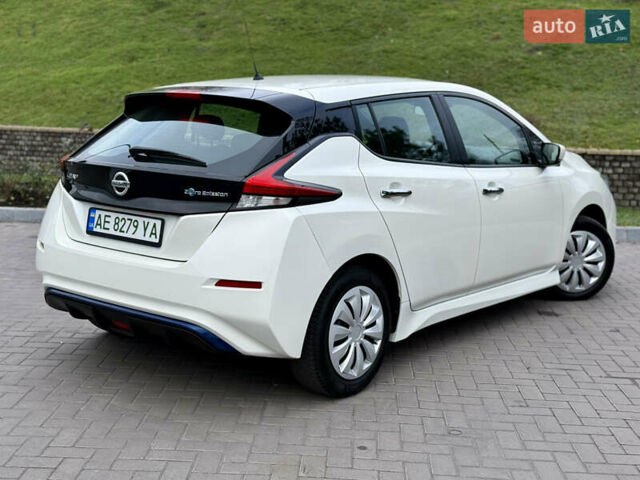 Белый Ниссан Лиф, объемом двигателя 0 л и пробегом 115 тыс. км за 11700 $, фото 17 на Automoto.ua