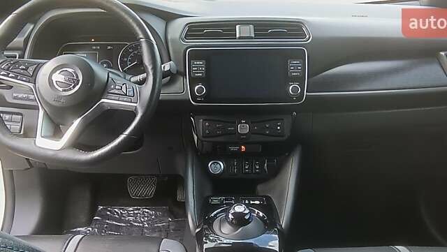 Белый Ниссан Лиф, объемом двигателя 0 л и пробегом 36 тыс. км за 19500 $, фото 9 на Automoto.ua