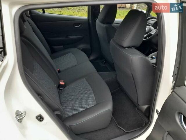 Белый Ниссан Лиф, объемом двигателя 0 л и пробегом 20 тыс. км за 14000 $, фото 14 на Automoto.ua