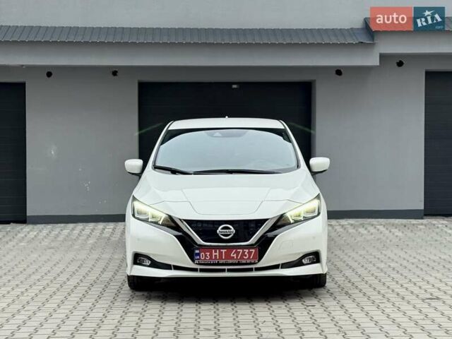 Білий Ніссан Ліф, об'ємом двигуна 0 л та пробігом 46 тис. км за 13800 $, фото 8 на Automoto.ua