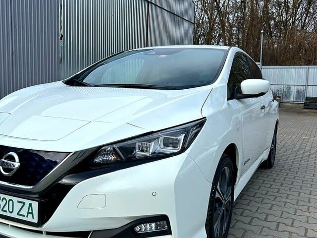 Белый Ниссан Лиф, объемом двигателя 0 л и пробегом 101 тыс. км за 16500 $, фото 1 на Automoto.ua