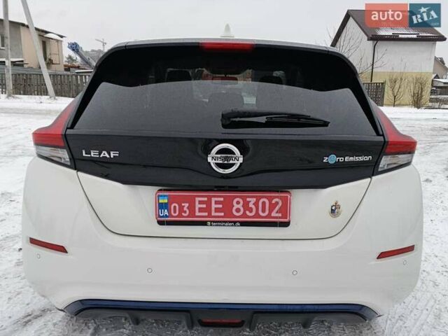 Белый Ниссан Лиф, объемом двигателя 0 л и пробегом 115 тыс. км за 15199 $, фото 8 на Automoto.ua