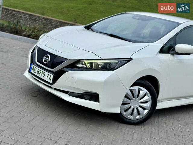 Белый Ниссан Лиф, объемом двигателя 0 л и пробегом 115 тыс. км за 11700 $, фото 10 на Automoto.ua