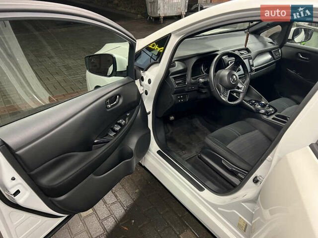 Белый Ниссан Лиф, объемом двигателя 0 л и пробегом 27 тыс. км за 13700 $, фото 17 на Automoto.ua