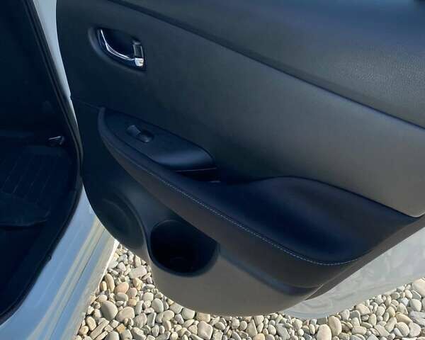 Белый Ниссан Лиф, объемом двигателя 0 л и пробегом 20 тыс. км за 19500 $, фото 23 на Automoto.ua