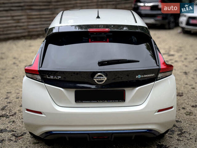 Білий Ніссан Ліф, об'ємом двигуна 0 л та пробігом 18 тис. км за 14500 $, фото 36 на Automoto.ua