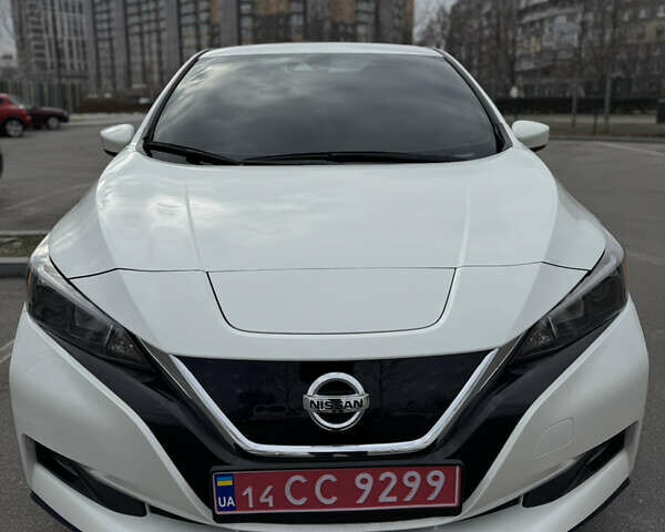 Белый Ниссан Лиф, объемом двигателя 0 л и пробегом 23 тыс. км за 16600 $, фото 6 на Automoto.ua