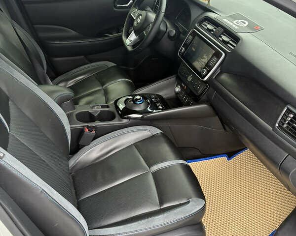 Білий Ніссан Ліф, об'ємом двигуна 0 л та пробігом 46 тис. км за 17750 $, фото 13 на Automoto.ua