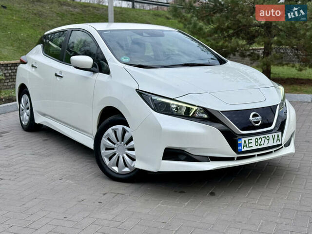 Белый Ниссан Лиф, объемом двигателя 0 л и пробегом 115 тыс. км за 11700 $, фото 1 на Automoto.ua