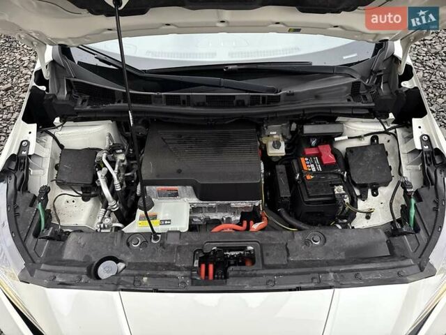 Белый Ниссан Лиф, объемом двигателя 0 л и пробегом 77 тыс. км за 13200 $, фото 38 на Automoto.ua