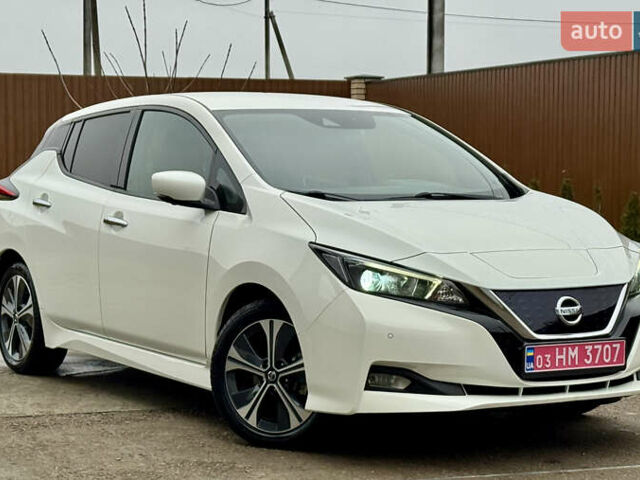 Белый Ниссан Лиф, объемом двигателя 0 л и пробегом 44 тыс. км за 14950 $, фото 1 на Automoto.ua