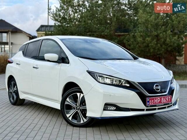 Белый Ниссан Лиф, объемом двигателя 0 л и пробегом 98 тыс. км за 15950 $, фото 1 на Automoto.ua