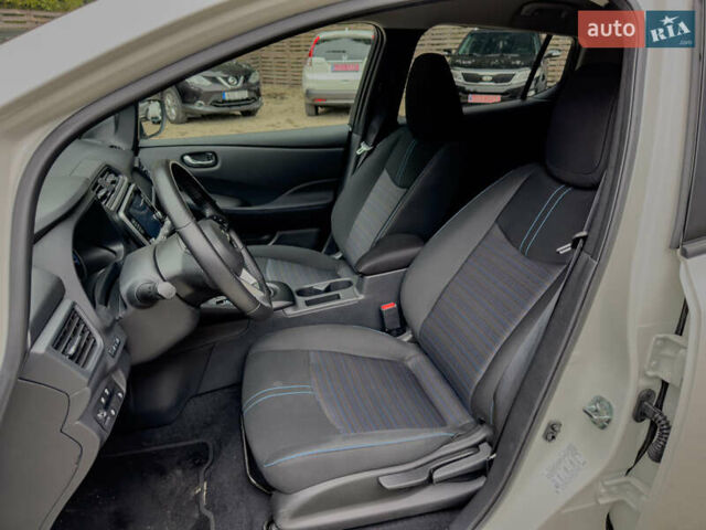 Білий Ніссан Ліф, об'ємом двигуна 0 л та пробігом 18 тис. км за 14500 $, фото 64 на Automoto.ua