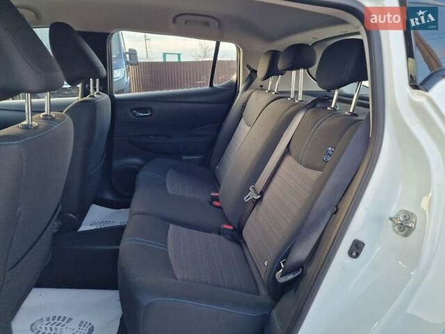 Белый Ниссан Лиф, объемом двигателя 0 л и пробегом 93 тыс. км за 14600 $, фото 35 на Automoto.ua