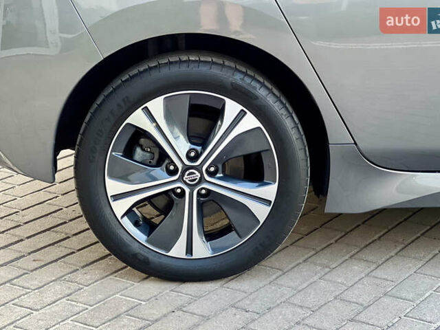 Білий Ніссан Ліф, об'ємом двигуна 0 л та пробігом 28 тис. км за 18500 $, фото 7 на Automoto.ua