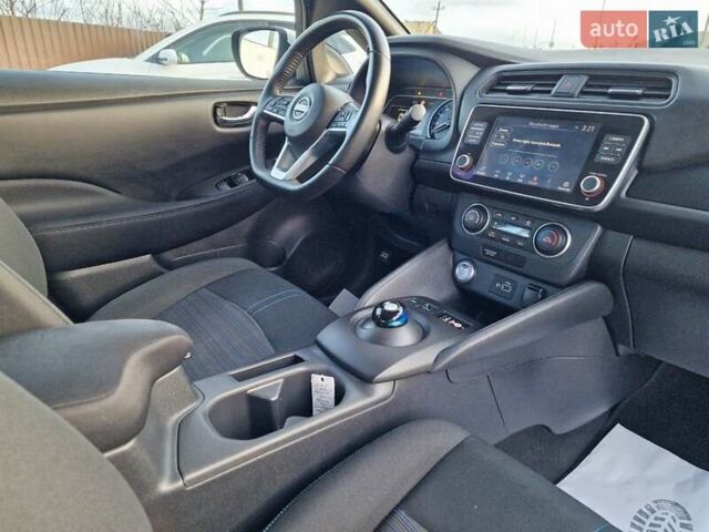 Белый Ниссан Лиф, объемом двигателя 0 л и пробегом 93 тыс. км за 14600 $, фото 42 на Automoto.ua