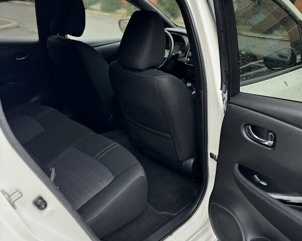 Белый Ниссан Лиф, объемом двигателя 0 л и пробегом 69 тыс. км за 14990 $, фото 28 на Automoto.ua