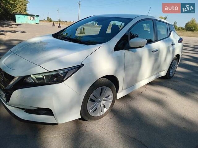 Білий Ніссан Ліф, об'ємом двигуна 0 л та пробігом 27 тис. км за 16800 $, фото 8 на Automoto.ua