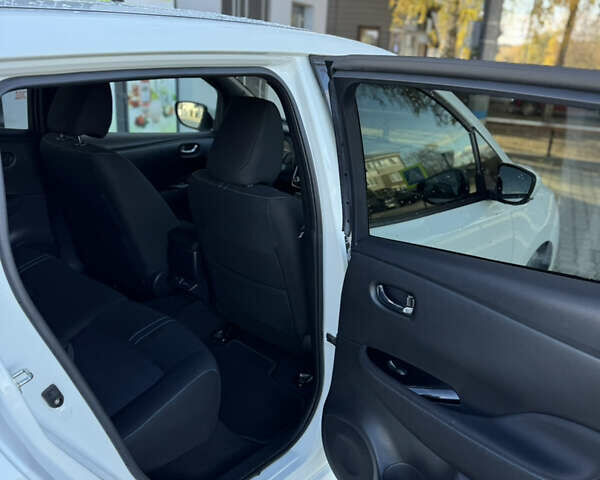 Белый Ниссан Лиф, объемом двигателя 0 л и пробегом 69 тыс. км за 14990 $, фото 15 на Automoto.ua