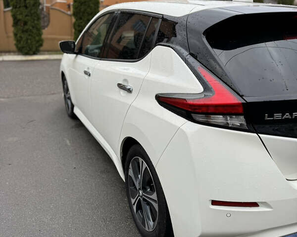 Белый Ниссан Лиф, объемом двигателя 0 л и пробегом 69 тыс. км за 14990 $, фото 23 на Automoto.ua