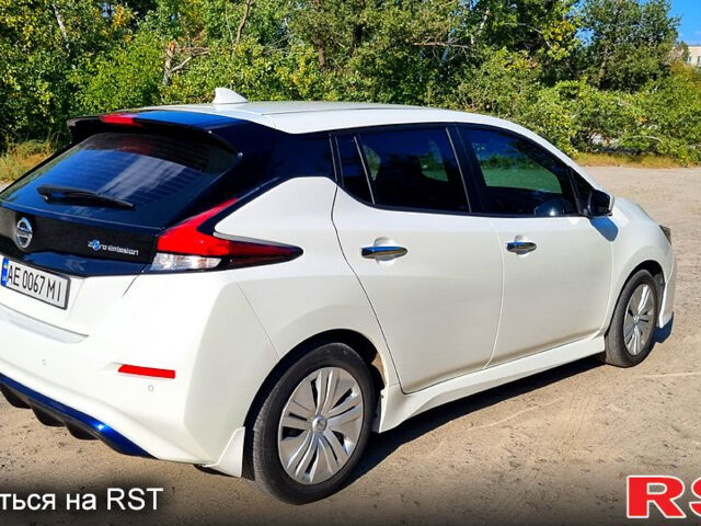 Білий Ніссан Ліф, об'ємом двигуна 0 л та пробігом 35 тис. км за 17600 $, фото 7 на Automoto.ua