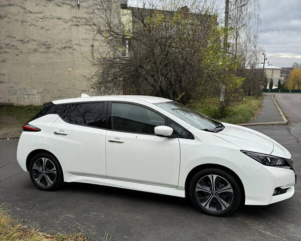 Белый Ниссан Лиф, объемом двигателя 0 л и пробегом 69 тыс. км за 14990 $, фото 25 на Automoto.ua