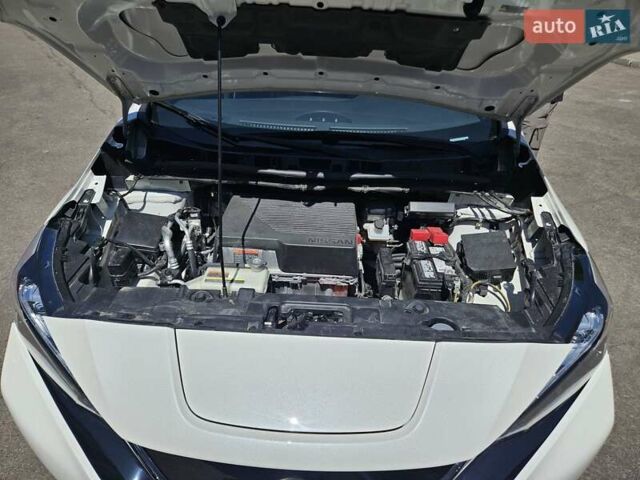 Белый Ниссан Лиф, объемом двигателя 0 л и пробегом 55 тыс. км за 18300 $, фото 20 на Automoto.ua