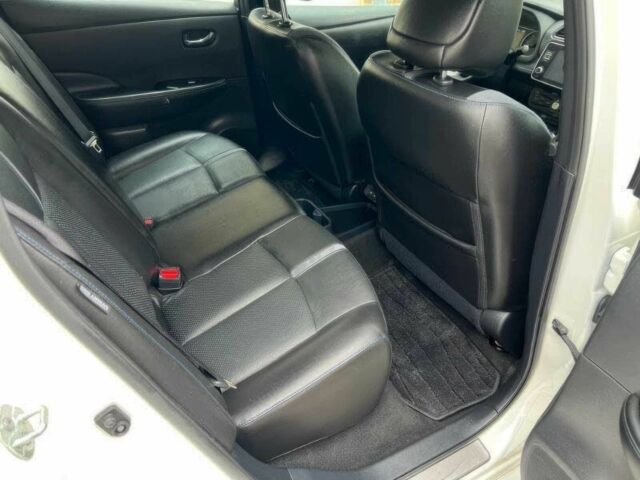 Білий Ніссан Ліф, об'ємом двигуна 0 л та пробігом 20 тис. км за 18000 $, фото 10 на Automoto.ua