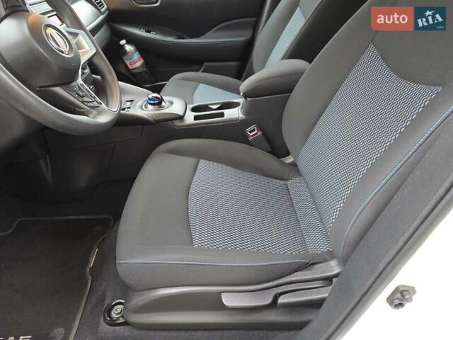 Белый Ниссан Лиф, объемом двигателя 0 л и пробегом 36 тыс. км за 14999 $, фото 28 на Automoto.ua