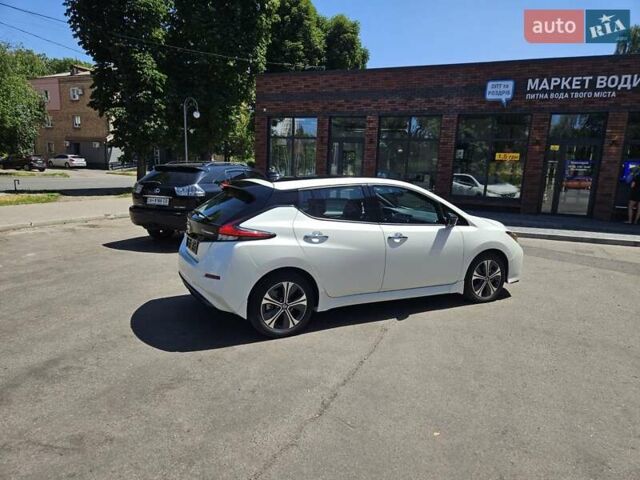 Белый Ниссан Лиф, объемом двигателя 0 л и пробегом 55 тыс. км за 18300 $, фото 9 на Automoto.ua