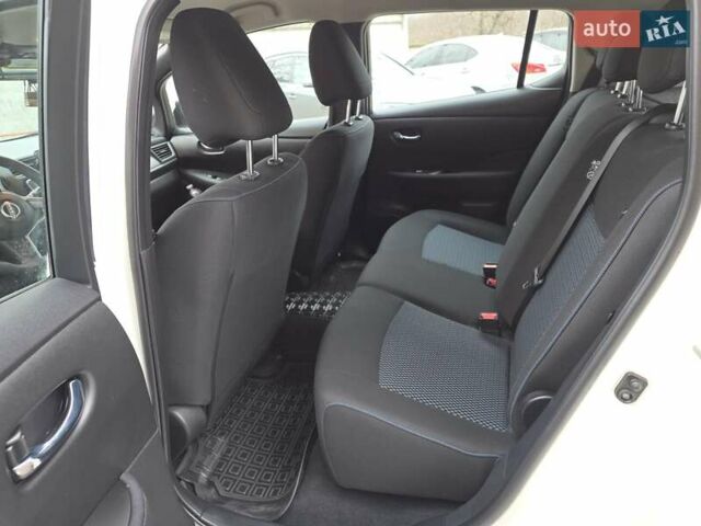 Белый Ниссан Лиф, объемом двигателя 0 л и пробегом 36 тыс. км за 14999 $, фото 30 на Automoto.ua