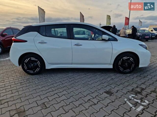 Белый Ниссан Лиф, объемом двигателя 0 л и пробегом 93 тыс. км за 14600 $, фото 7 на Automoto.ua