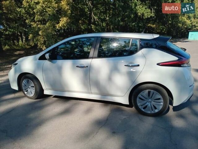 Білий Ніссан Ліф, об'ємом двигуна 0 л та пробігом 27 тис. км за 16800 $, фото 22 на Automoto.ua