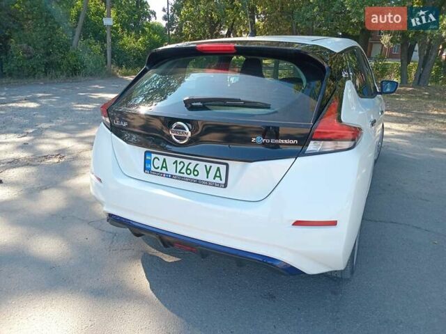 Білий Ніссан Ліф, об'ємом двигуна 0 л та пробігом 27 тис. км за 16800 $, фото 26 на Automoto.ua