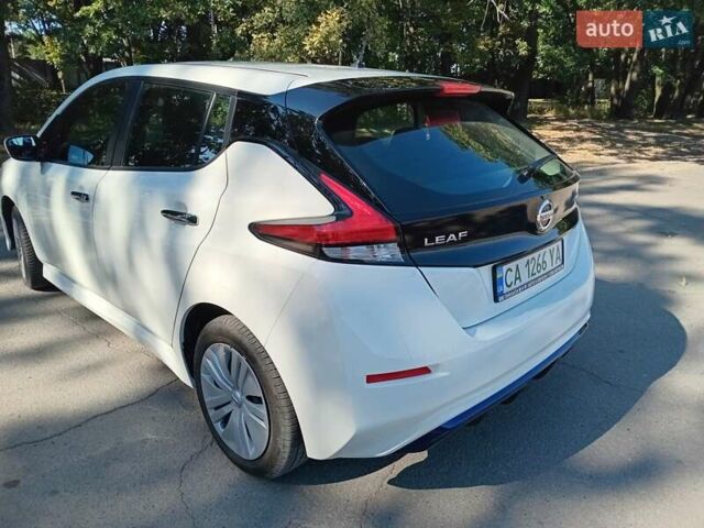Білий Ніссан Ліф, об'ємом двигуна 0 л та пробігом 27 тис. км за 16800 $, фото 23 на Automoto.ua