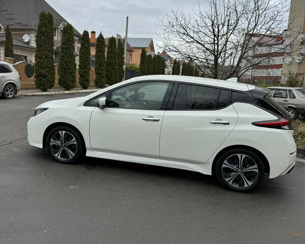 Белый Ниссан Лиф, объемом двигателя 0 л и пробегом 69 тыс. км за 14990 $, фото 24 на Automoto.ua