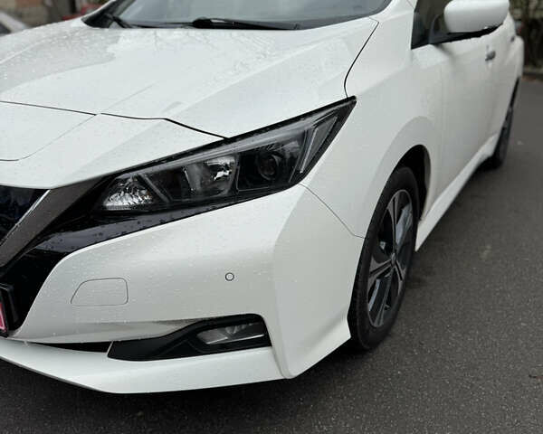 Белый Ниссан Лиф, объемом двигателя 0 л и пробегом 69 тыс. км за 14990 $, фото 21 на Automoto.ua